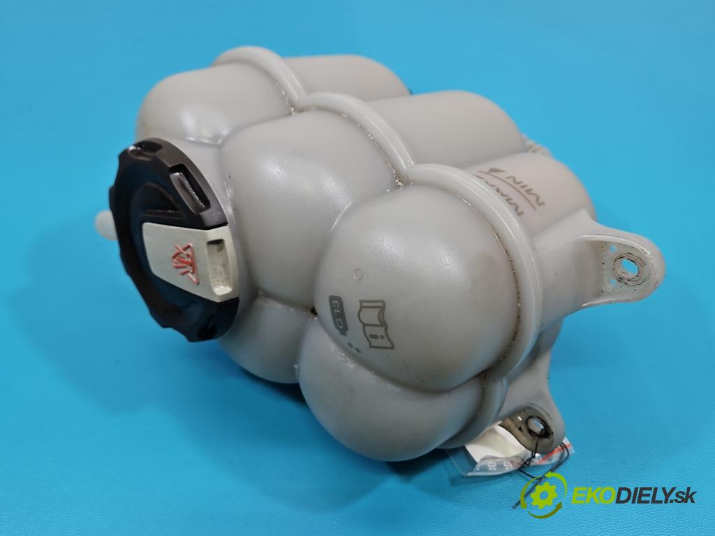 Audi Q7 2015- 3.0 TFSI CRE: 333KM: automatic 245 kW 2995 cm3 5- Nádrž: kompenzačné: 4M0121405K