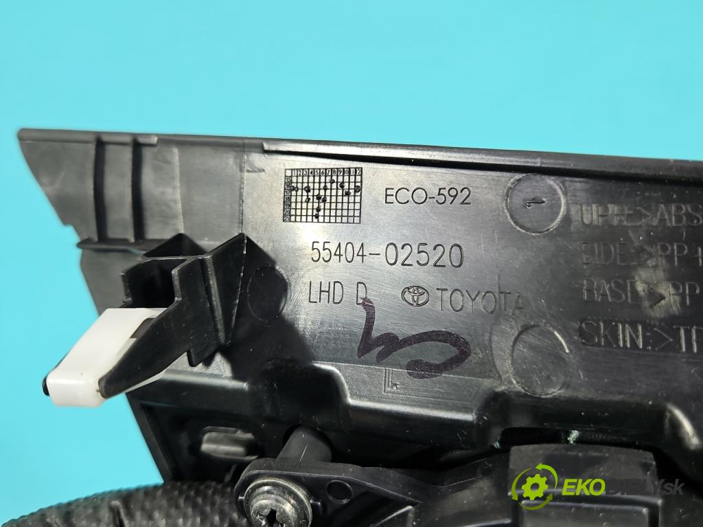 Toyota Corolla E16/E18  2013-2019 1.6 16V 132  HP manual 97 kW 1598 cm3 4- Mřížka: kúrenia ostatné 55404-02520