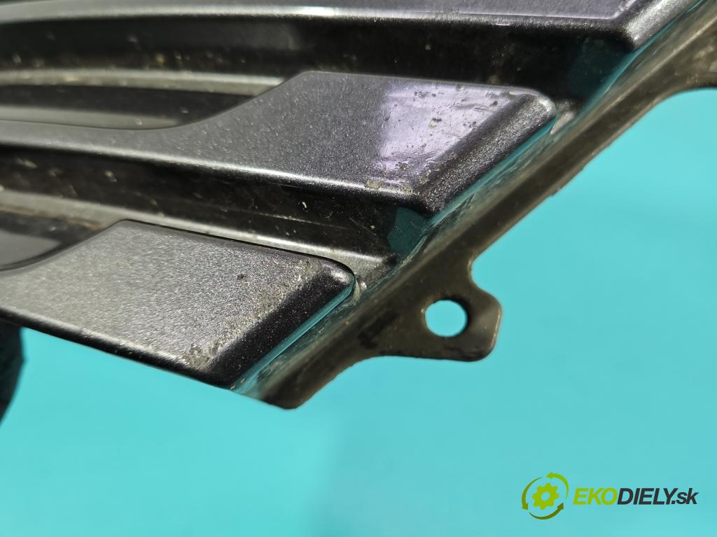 Toyota Corolla E16/E18  2013-2019 1.6 16V 132  HP manual 97 kW 1598 cm3 4- blenda mriežka: nárazník pravé 81481-02630