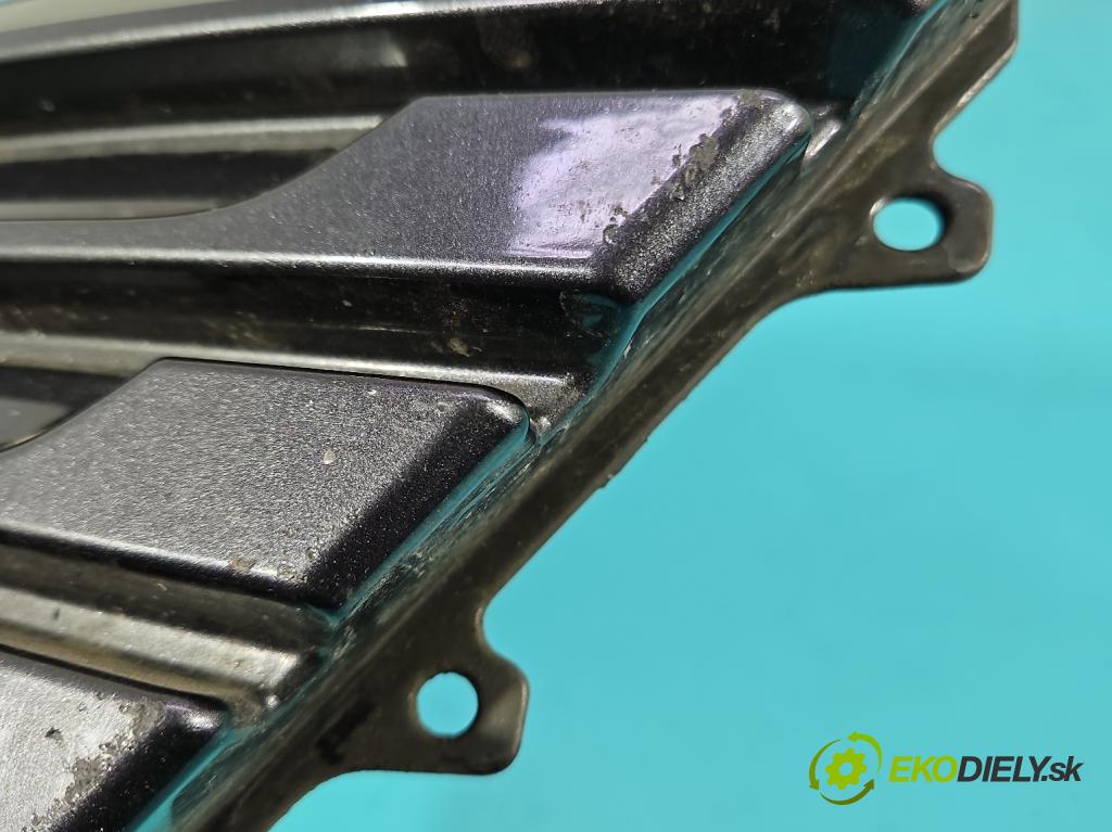 Toyota Corolla E16/E18  2013-2019 1.6 16V 132  HP manual 97 kW 1598 cm3 4- blenda mriežka: nárazník pravé 81481-02630