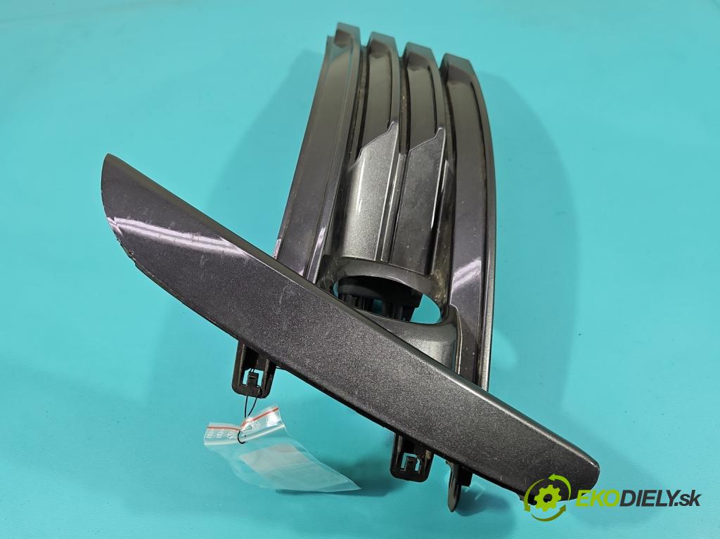 Toyota Corolla E16/E18  2013-2019 1.6 16V 132  HP manual 97 kW 1598 cm3 4- blenda mriežka: nárazník pravé 81481-02630