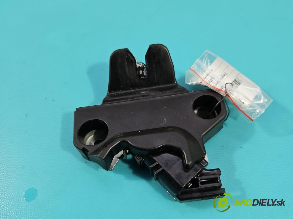 Toyota Corolla E16/E18  2013-2019 1.6 16V 132  HP manual 97 kW 1598 cm3 4- zámok kufrové dvere zadné 79052