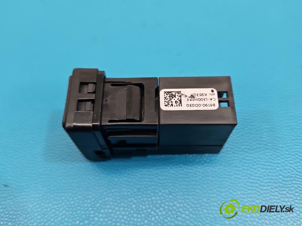 Toyota Corolla E16/E18  2013-2019 1.6 16V 132  HP manual 97 kW 1598 cm3 4- zásuvka USB 86190-0D030