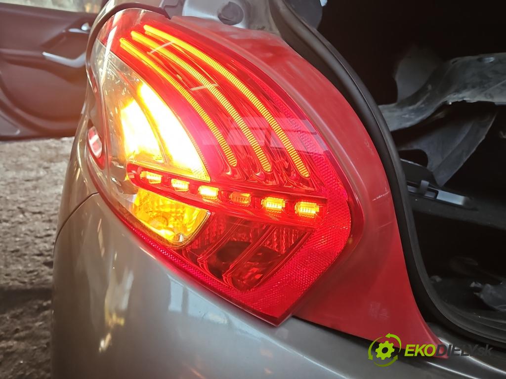 Peugeot 208 I 2012-2019 1.6 hdi 92 HP manual 68 kW 1560 cm3 5- svetlo / reflektor zadné ľavé 9672628280-02 (Kľučka dverí ostatné)