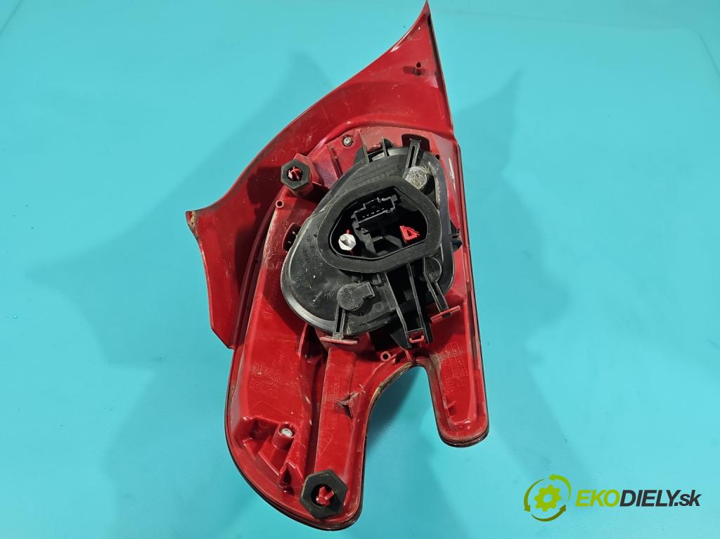 Peugeot 208 I 2012-2019 1.6 hdi 92 HP manual 68 kW 1560 cm3 5- svetlo / reflektor zadné pravé 9672628380 (Kľučka dverí ostatné)