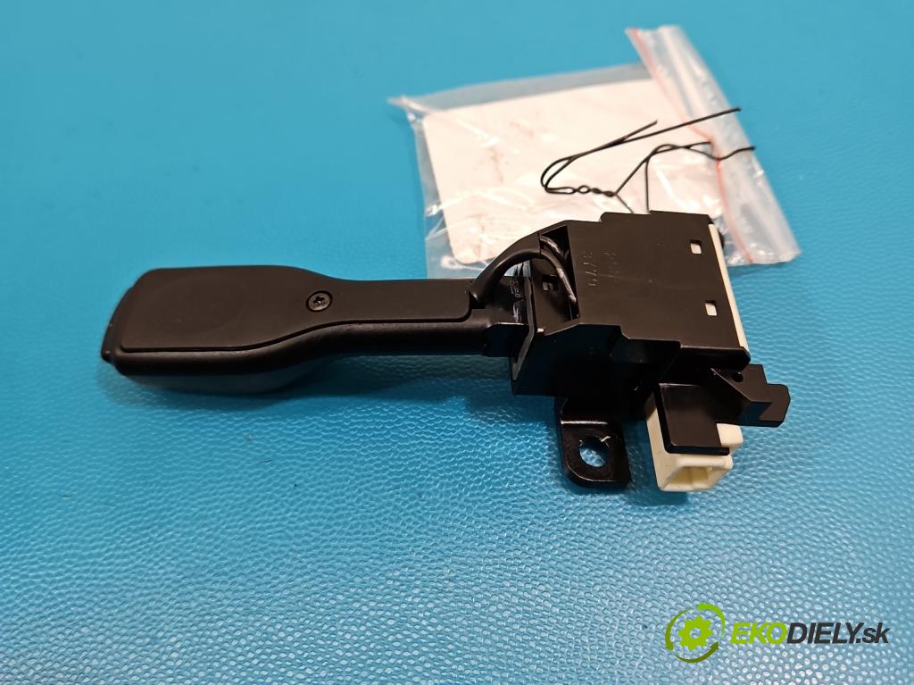 Toyota Corolla E16/E18  2013-2019 1.6 16V 132  HP manual 97 kW 1598 cm3 4- prepínač ostatné 18A174