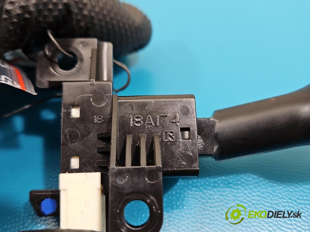 Toyota Corolla E16/E18  2013-2019 1.6 16V 132  HP manual 97 kW 1598 cm3 4- prepínač ostatné 18A174