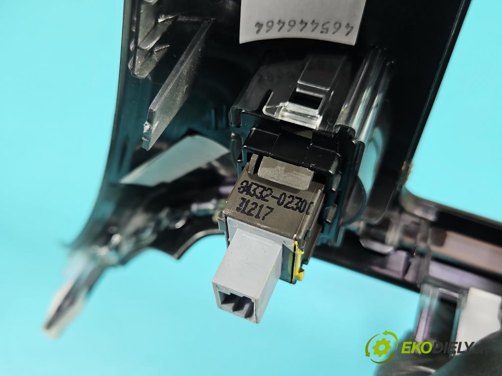 Toyota Corolla E16/E18  2013-2019 1.6 16V 132  HP manual 97 kW 1598 cm3 4- Rám: rádio: 83910-02200