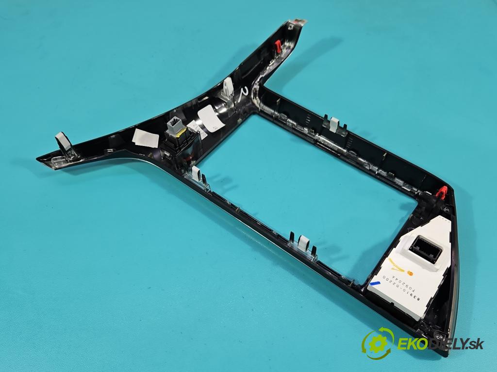 Toyota Corolla E16/E18  2013-2019 1.6 16V 132  HP manual 97 kW 1598 cm3 4- Rám: rádio: 83910-02200