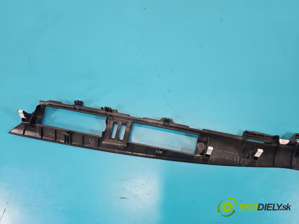 Toyota Corolla E16/E18  2013-2019 1.6 16V 132  HP manual 97 kW 1598 cm3 4- lišta ozdobná vnitŕní: 55412-02470