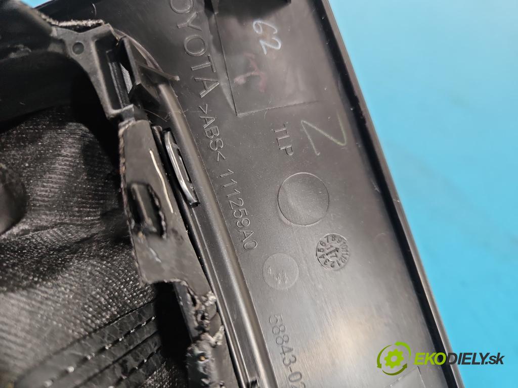 Toyota Corolla E16/E18  2013-2019 1.6 16V 132 hp manual 97 kW 1598 cm3 4- kulisa změny stupňová 58843-02580 (Řadicí páka (kulisa) )