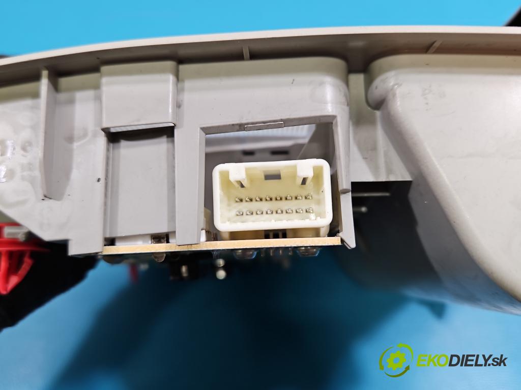 Toyota Corolla E16/E18  2013-2019 1.6 16V 132  HP manual 97 kW 1598 cm3 4- svetlo / reflektor interiéra 81260-02480