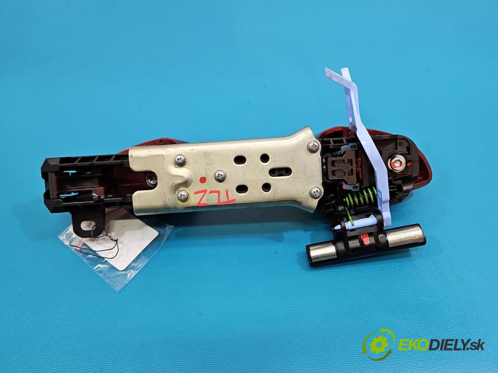 Toyota Corolla E16/E18  2013-2019 1.6 16V 132  HP manual 97 kW 1598 cm3 4- rukoväť zadné ľavé mimo:  (Kľučka dverí ostatné)