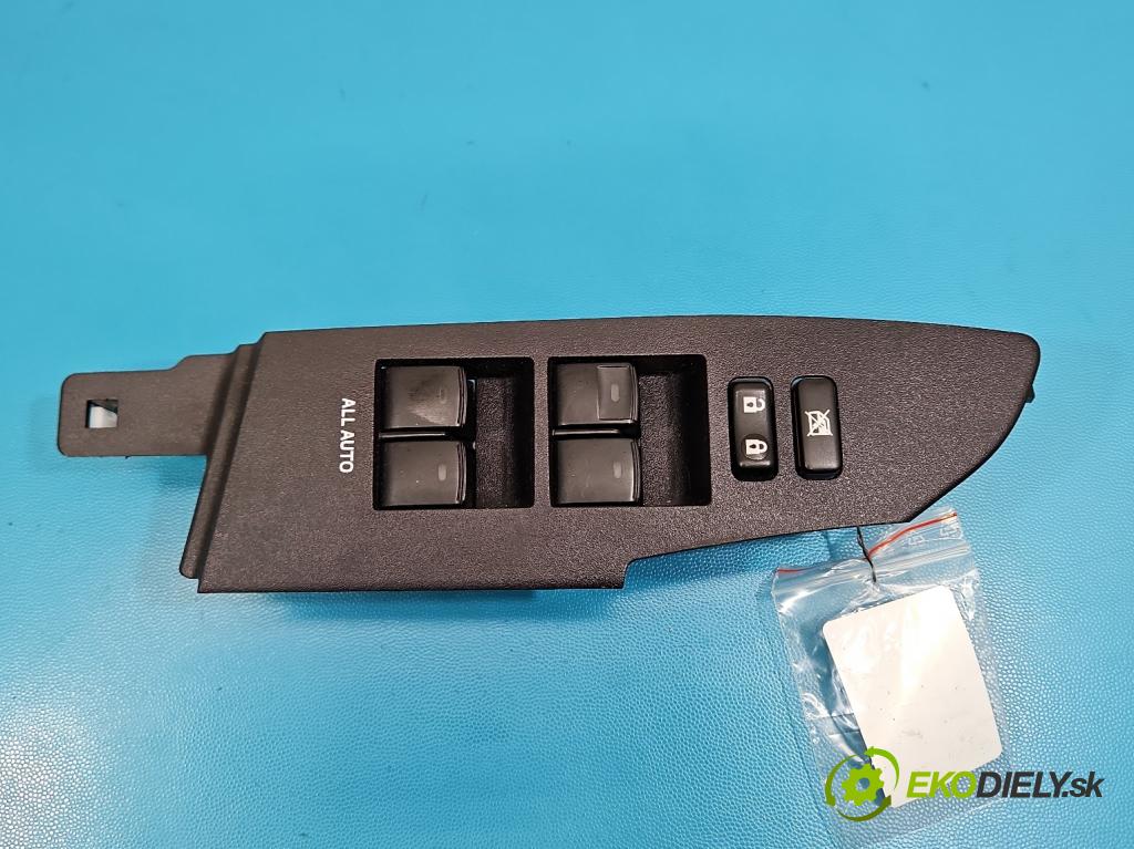 Toyota Corolla E16/E18  2013-2019 1.6 16V 132  HP manual 97 kW 1598 cm3 4- prepínač okien spätných zrkadiel 74232-02D90