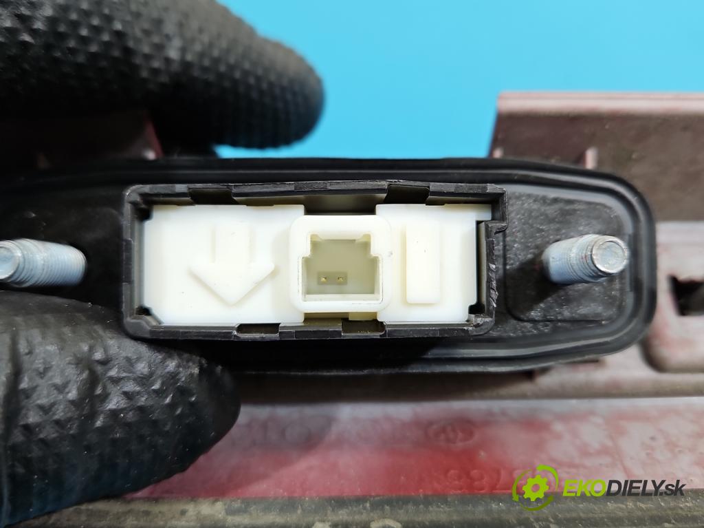 Toyota Corolla E16/E18  2013-2019 1.6 16V 132  HP manual 97 kW 1598 cm3 4- rukoväť kufrové dvere zadné 76811-02E60