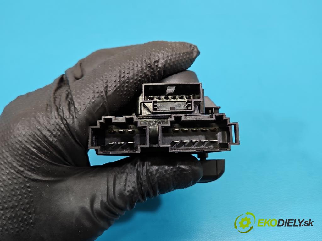 Audi Q7 2015- 3.0 TFSI 333KM: automatic 245 kW 2995 cm3 5- prepínač ostatné 8W0959748B