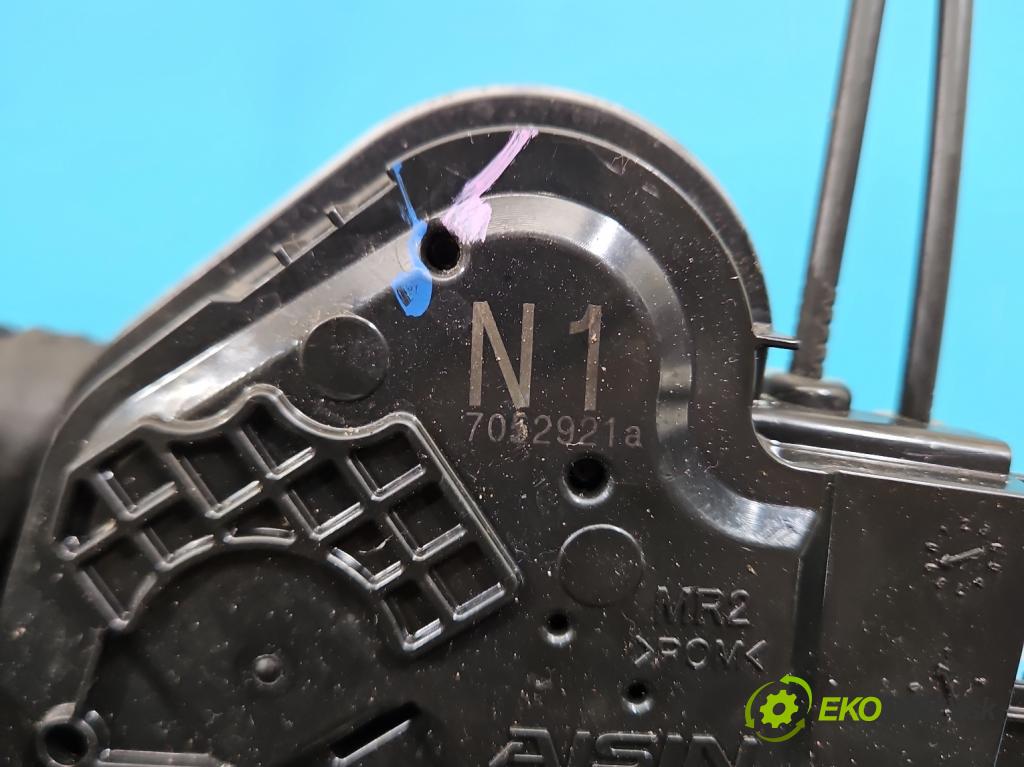 Toyota Corolla E16/E18  2013-2019 1.6 16V 132  HP manual 97 kW 1598 cm3 4- zámok zadné pravý 7052921A