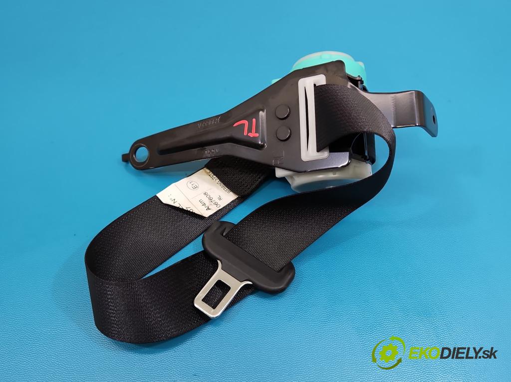 Toyota Corolla E16/E18  2013-2019 1.6 16V 132  HP manual 97 kW 1598 cm3 4- pas bezpečnosť: zadné ľavý 73370-02150