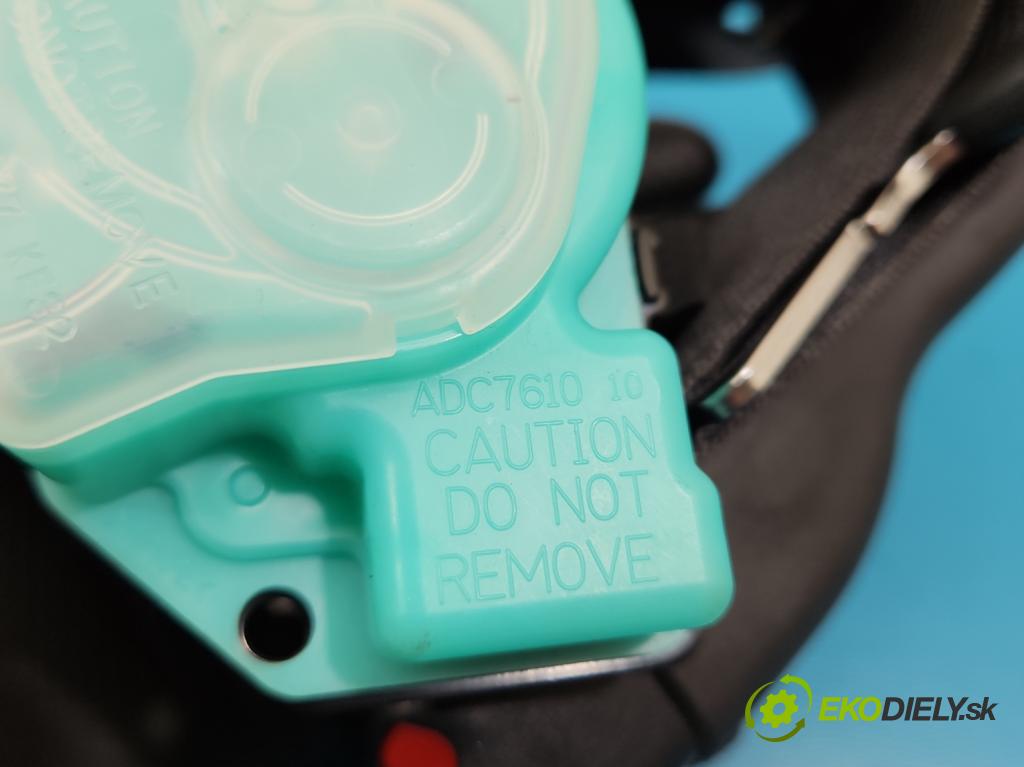 Toyota Corolla E16/E18  2013-2019 1.6 16V 132  HP manual 97 kW 1598 cm3 4- pas bezpečnosť: zadné stredný 73470-02391