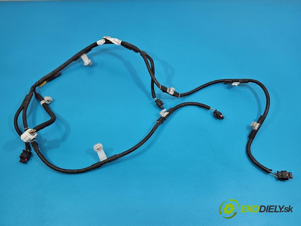 Toyota Corolla E16/E18  2013-2019 1.6 16V 132  HP manual 97 kW 1598 cm3 4- Zväzok: nárazník predné 8211902041A