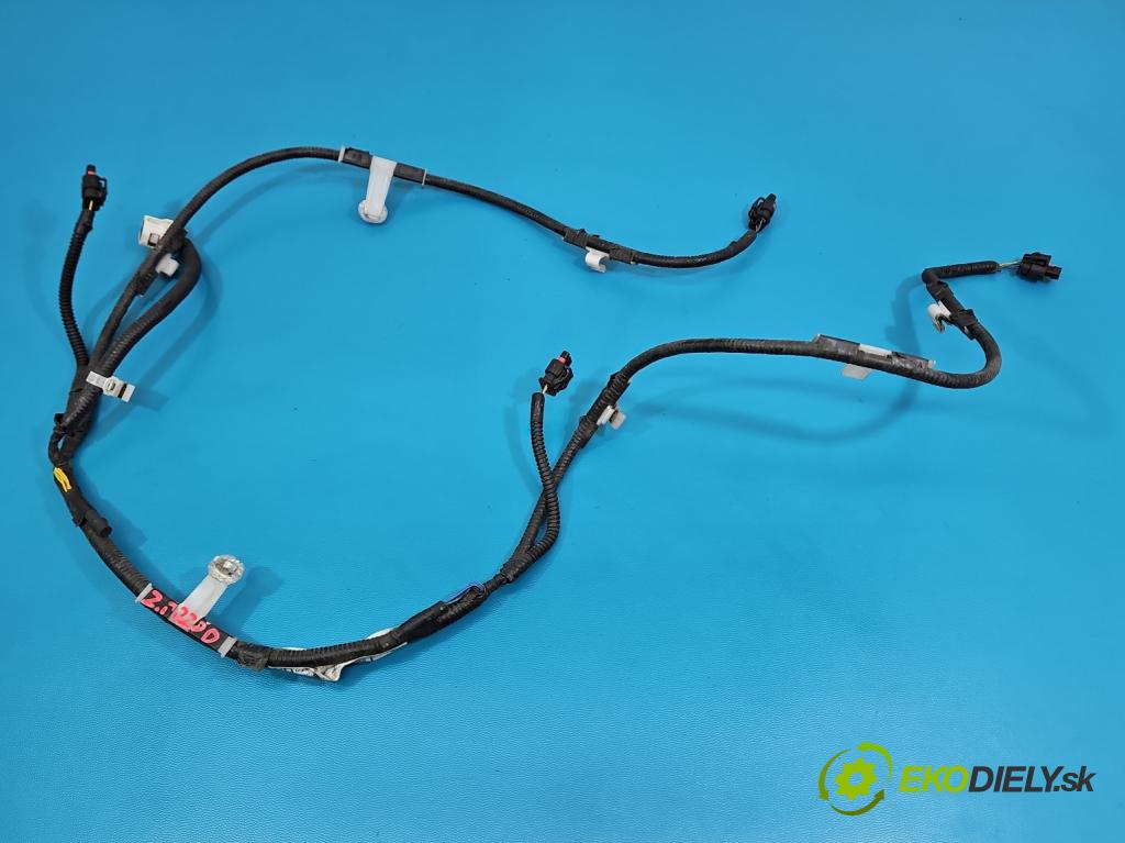 Toyota Corolla E16/E18  2013-2019 1.6 16V 132  HP manual 97 kW 1598 cm3 4- Zväzok: nárazník predné 8211902041A