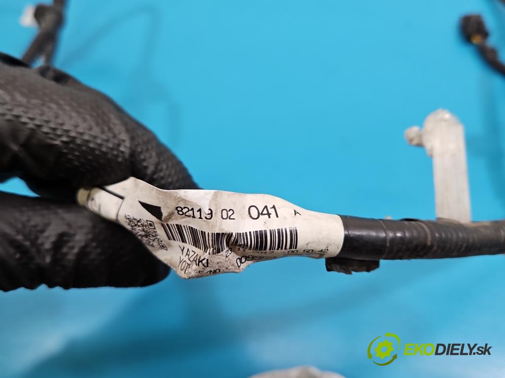 Toyota Corolla E16/E18  2013-2019 1.6 16V 132  HP manual 97 kW 1598 cm3 4- Zväzok: nárazník predné 8211902041A