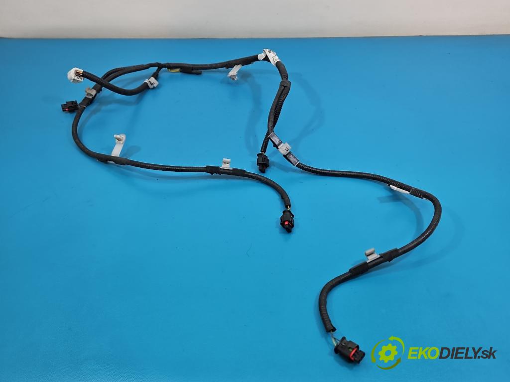 Toyota Corolla E16/E18  2013-2019 1.6 16V 132 hp manual 97 kW 1598 cm3 4- Balíček: nárazníku přední 8211902041A