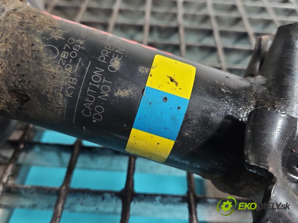 Toyota Corolla E16/E18  2013-2019 1.6 16V 132  HP manual 97 kW 1598 cm3 4- tlmič predné pravý  (Kľučka dverí ostatné)