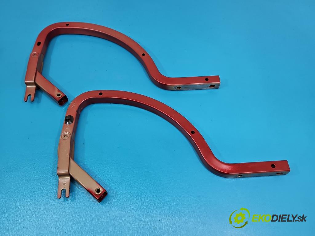 Toyota Corolla E16/E18  2013-2019 1.6 16V 132  HP manual 97 kW 1598 cm3 4- Závěs: kufrové dvere zadné