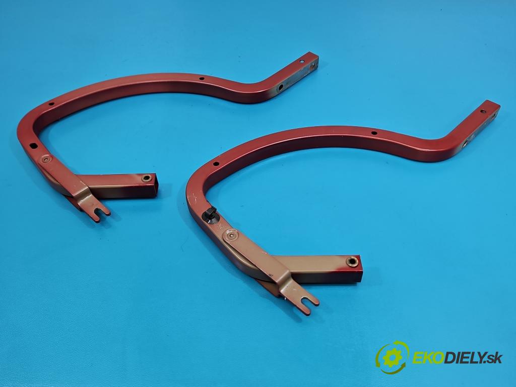 Toyota Corolla E16/E18  2013-2019 1.6 16V 132  HP manual 97 kW 1598 cm3 4- Závěs: kufrové dvere zadné 