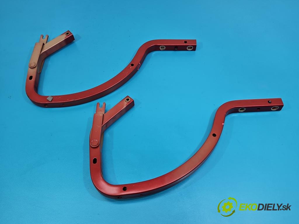 Toyota Corolla E16/E18  2013-2019 1.6 16V 132  HP manual 97 kW 1598 cm3 4- Závěs: kufrové dvere zadné