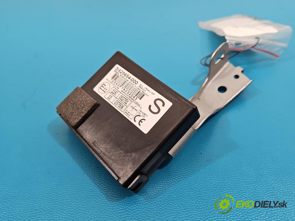 Toyota Corolla E16/E18  2013-2019 1.6 16V 132  HP manual 97 kW 1598 cm3 4- riadiaca jednotka ostatné 89780-02160