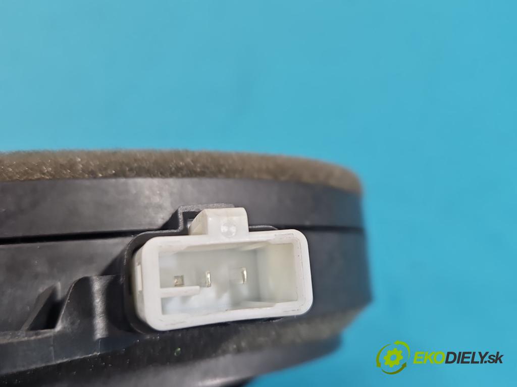 Toyota Corolla E16/E18  2013-2019 1.6 16V 132  HP manual 97 kW 1598 cm3 4- Reproduktor 86160-02A60