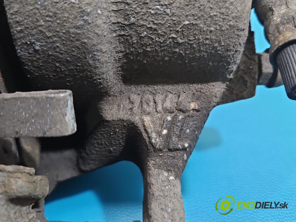 Toyota Corolla E16/E18  2013-2019 1.6 16V 132  HP manual 97 kW 1598 cm3 4- brzdič predné pravý  (Kľučka dverí ostatné)