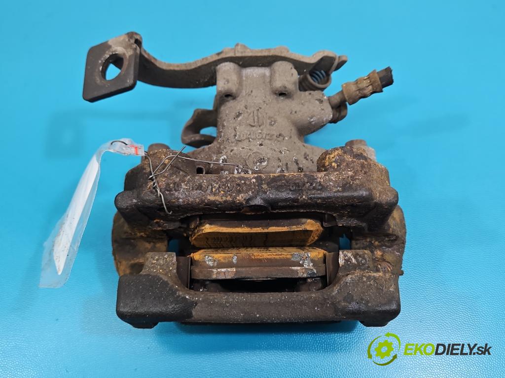 Toyota Corolla E16/E18  2013-2019 1.6 16V 132  HP manual 97 kW 1598 cm3 4- brzdič zadné ľavý  (Kľučka dverí ostatné)