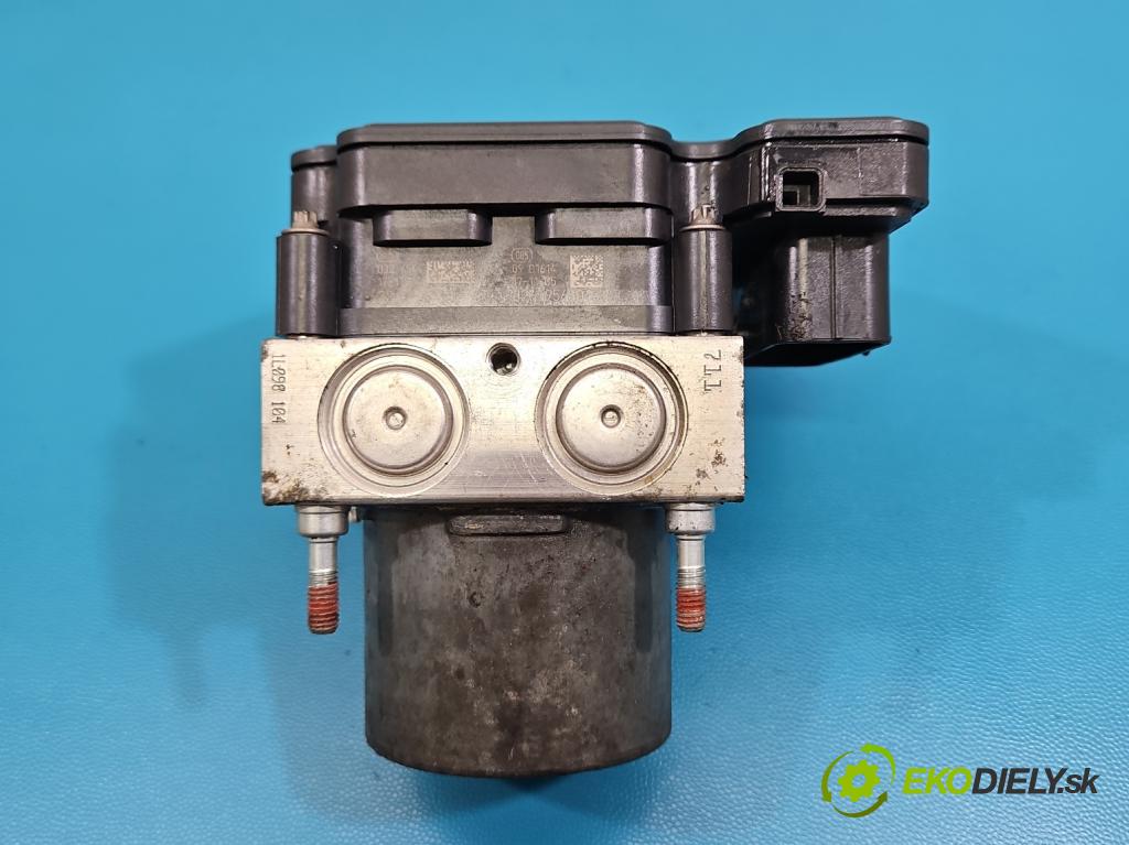 Toyota Corolla E16/E18  2013-2019 1.6 16V 132  HP manual 97 kW 1598 cm3 4- čerpadlo abs 44540-02570 (Pumpa ABS)