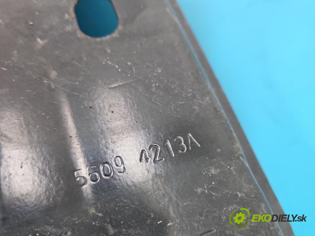 Toyota Corolla E16/E18  2013-2019 1.6 16V 132  HP manual 97 kW 1598 cm3 4- výstuha nárazník zadné