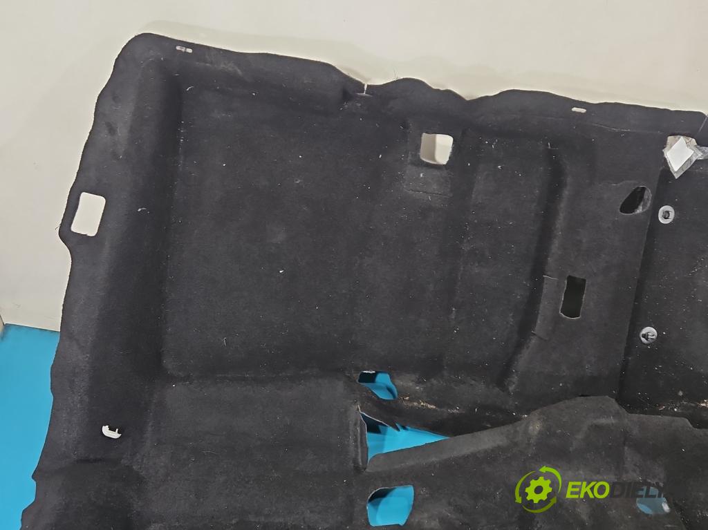 Toyota Corolla E16/E18  2013-2019 1.6 16V 132  HP manual 97 kW 1598 cm3 4- koberec do auta ostatné 58510-02J80