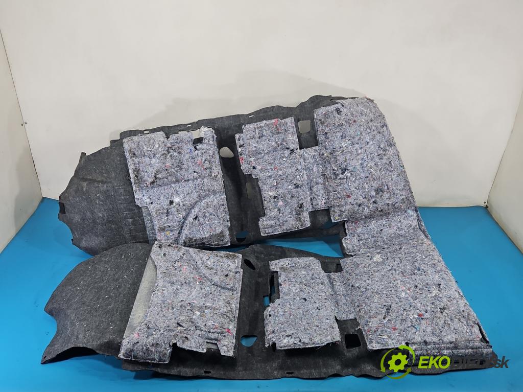 Toyota Corolla E16/E18  2013-2019 1.6 16V 132  HP manual 97 kW 1598 cm3 4- koberec do auta ostatné 58510-02J80