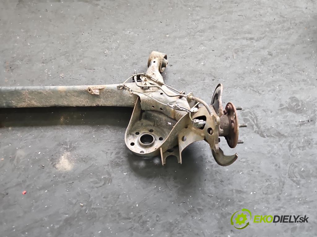 Toyota Corolla E16/E18  2013-2019 1.6 16V 132  HP manual 97 kW 1598 cm3 4- zadna výstuha  (Výstuha zadná)