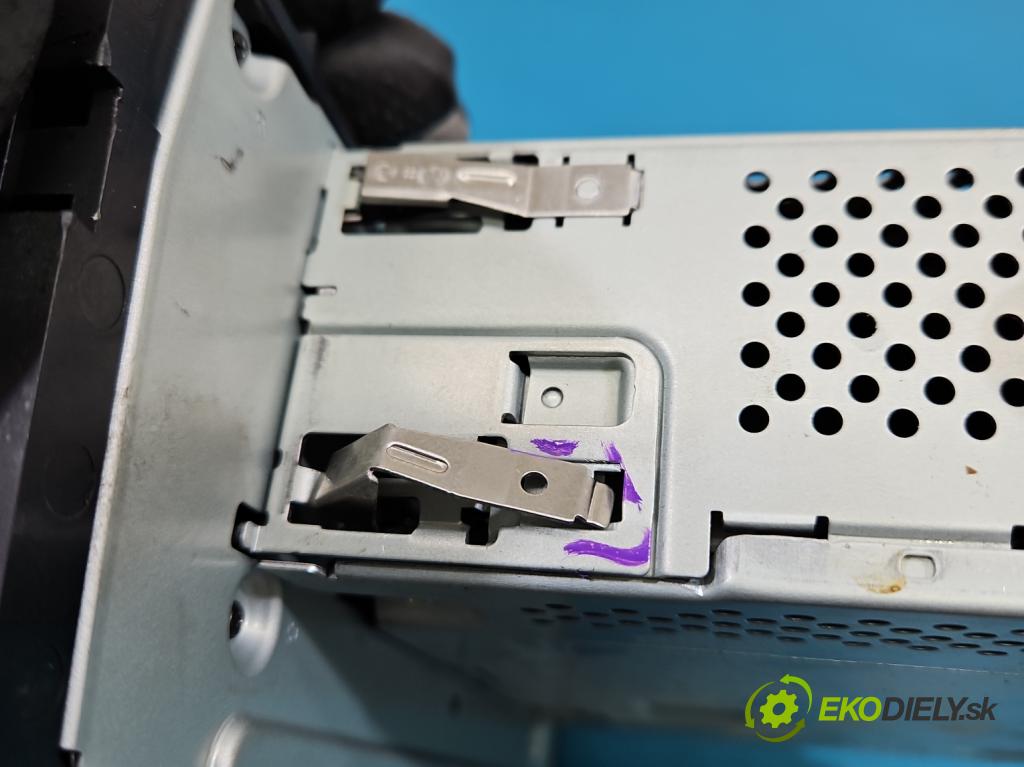 Skoda Rapid 2012-2019 1.4 tdi 90 HP manual 66 kW 1422 cm3 5- Radio originál 5JA035871C