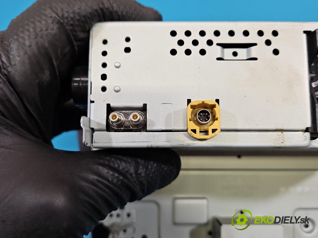 Skoda Rapid 2012-2019 1.4 tdi 90 HP manual 66 kW 1422 cm3 5- Radio originál 5JA035871C