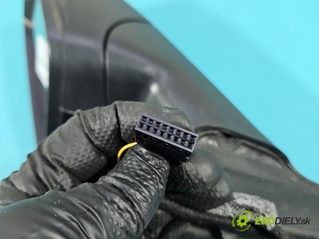 Skoda Octavia III 2013- 1.5 TSI 150 HP manual 110 kW 1498 cm3 5- zrkadlo pravé 5E0957538A (Kľučka dverí ostatné)