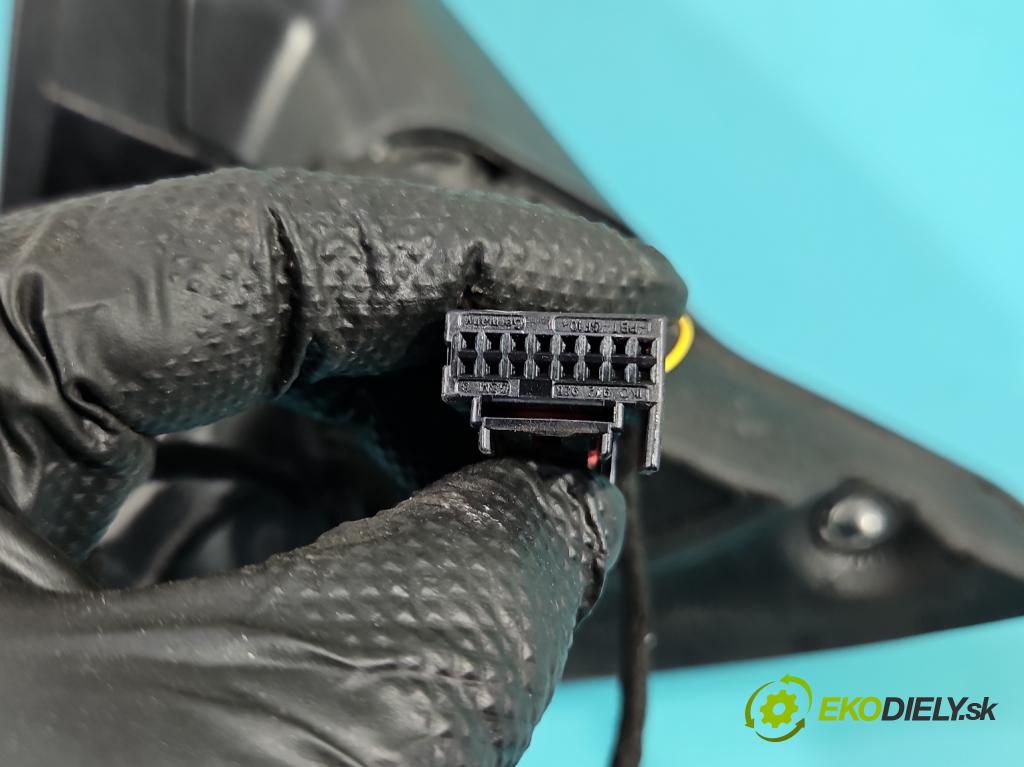 Skoda Octavia III 2013- 1.5 TSI 150 HP manual 110 kW 1498 cm3 5- zrkadlo pravé 5E0957538A (Kľučka dverí ostatné)