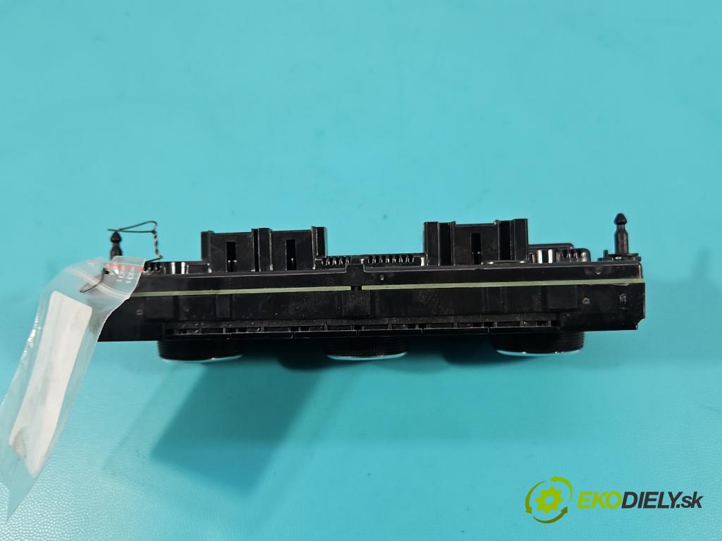 Skoda Octavia III 2013- 1.5 TSI 150 HP manual 110 kW 1498 cm3 5- panel kúrenia 5E0907044BA