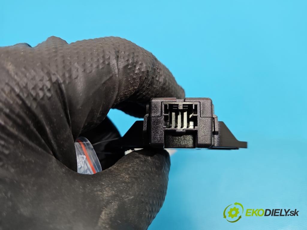 Audi Q7 2015- 3.0 TFSI CRE 333KM: automatic 245 kW 2995 cm3 5- řídící jednotka 4M0947293