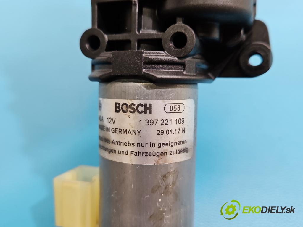 Audi Q7 2015- 3.0 TFSI CRE: 333KM: automatic 245 kW 2995 cm3 5- Aktuátor: kufrové dvere ľavý 4M0827851A