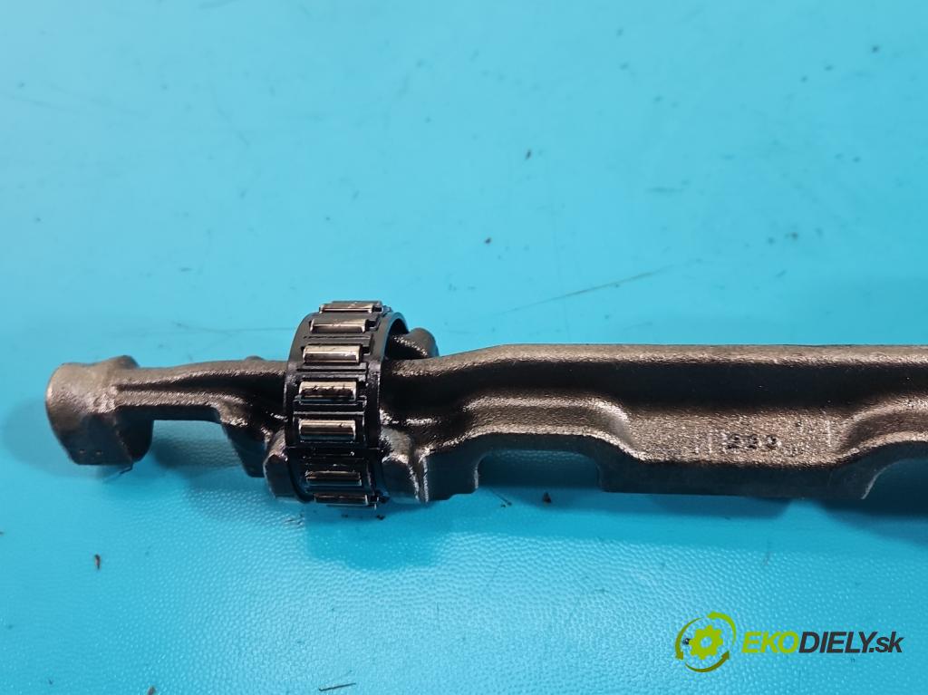 Mercedes E W213 2016-2023 2.0 CDI 194KM automatic 143 kW 1950 cm3 4- Váleček: vyvažovací A6540340000