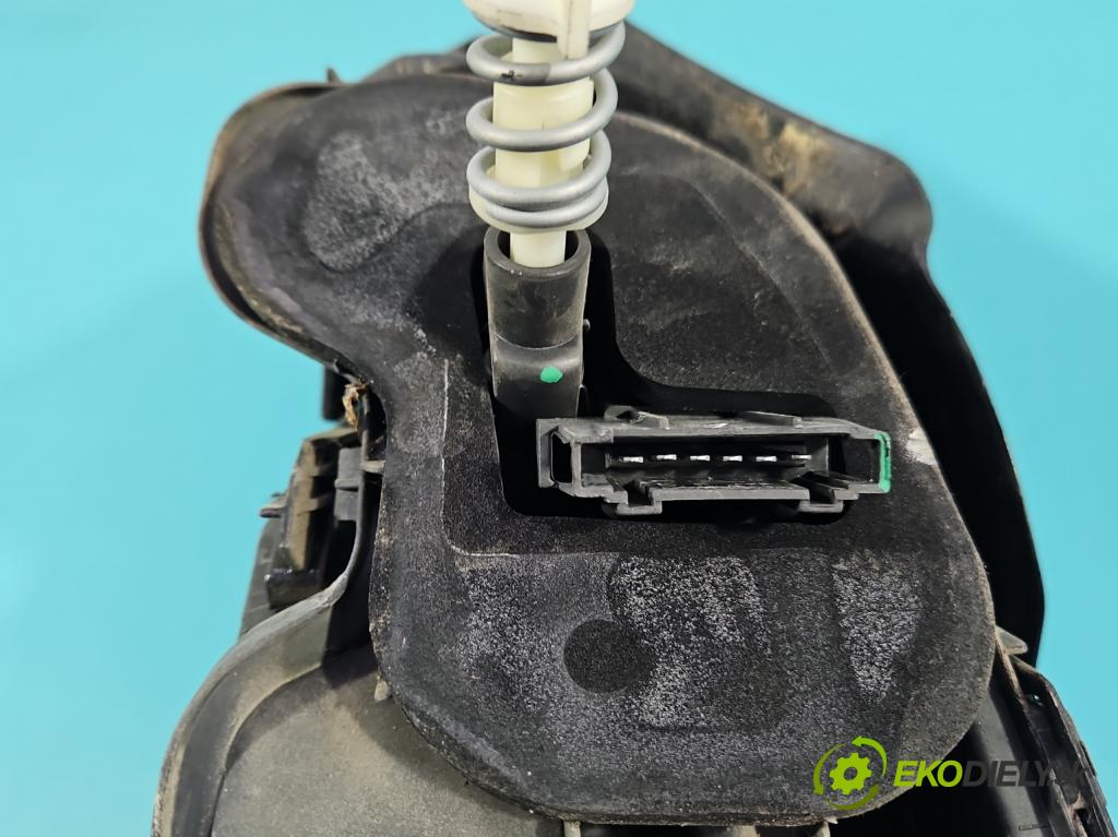 Vw Scirocco II 2008-2017 1.4 TSI 122 HP manual 90 kW 1390 cm3 3- svetlo / reflektor zadné ľavé 1K8945095M (Kľučka dverí ostatné)