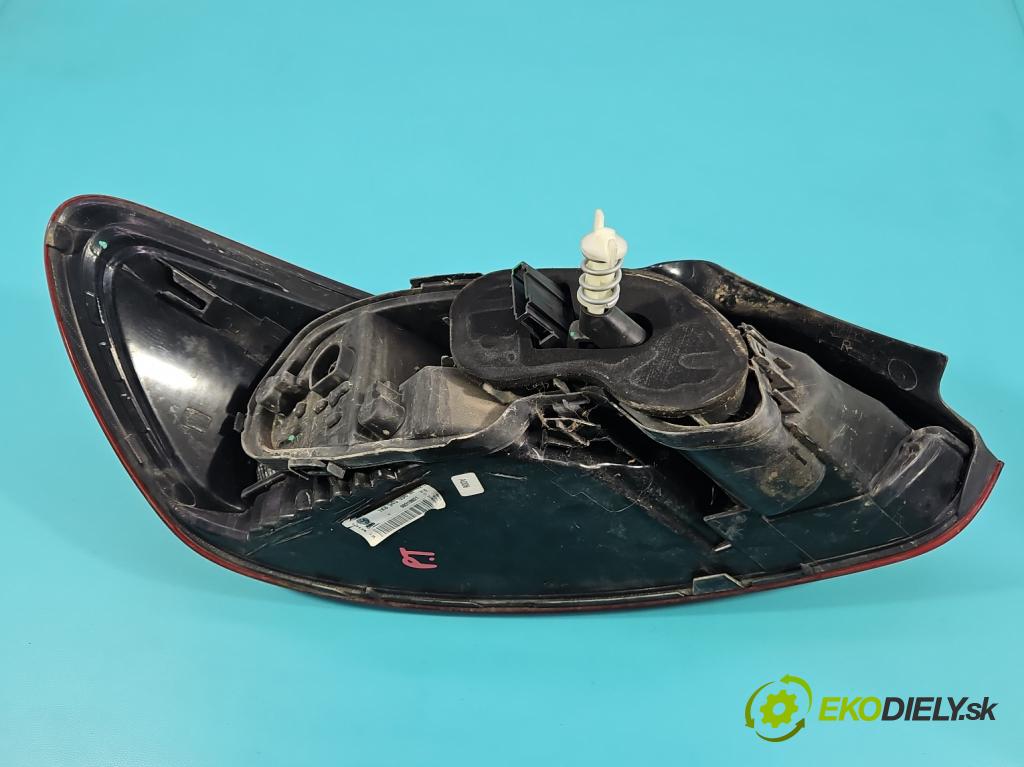 Vw Scirocco II 2008-2017 1.4 TSI 122 HP manual 90 kW 1390 cm3 3- svetlo / reflektor zadné pravé 1K8945096M (Kľučka dverí ostatné)